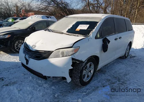 2013 Toyota Sienna L V6 7 Passenger z USA, uszkodzony, nr VIN 5TDZK3DC3DS367808